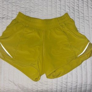 Lululemon Hotty Hot shorts - size 4